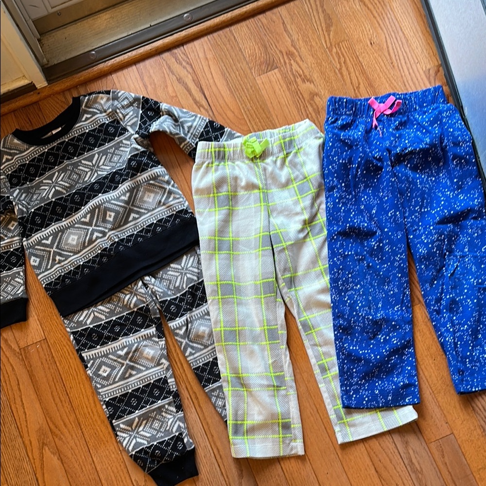 Old Navy Kids Pajamas - 1 set, 2 pair of pants